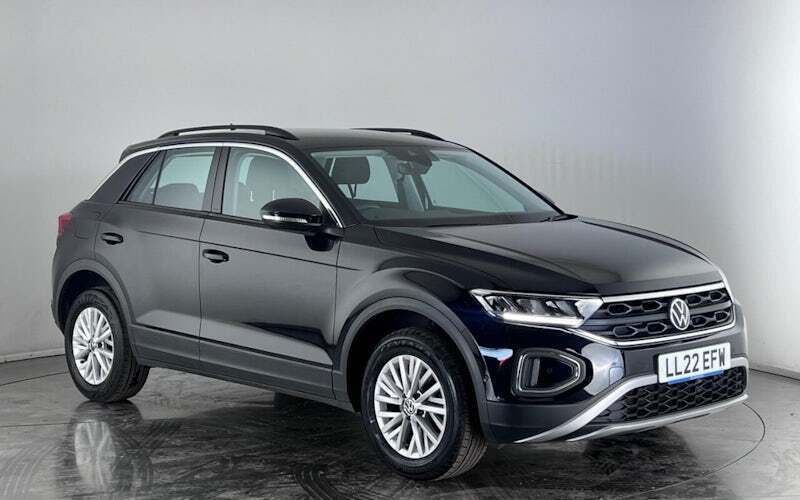 Used 2025 VW T-Roc Life SUV | £19,200 (Super price) - Image 1/3