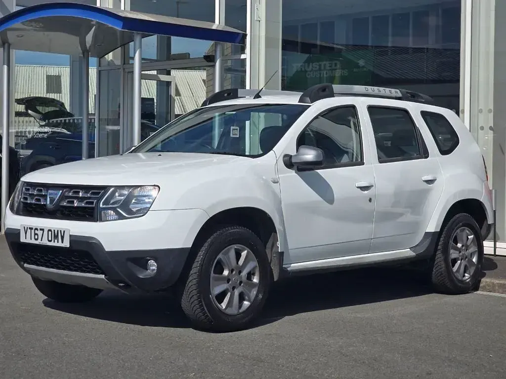 Used Dacia Duster Lauréate 2017 White SUV