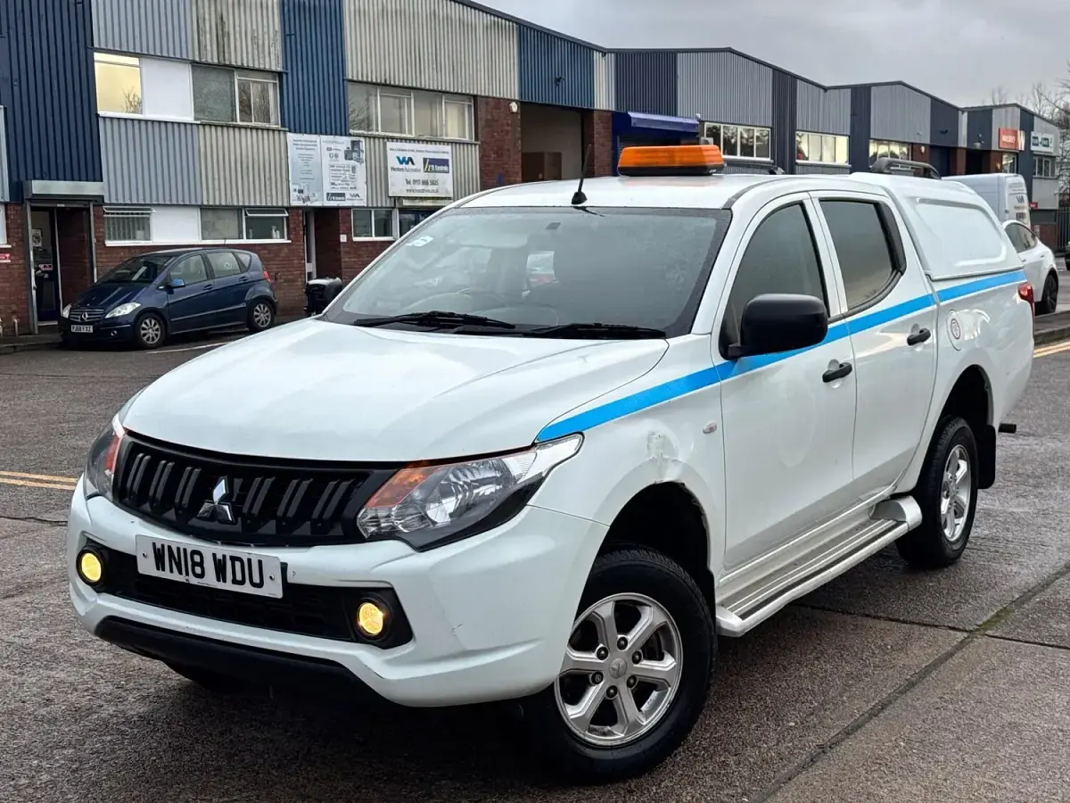 Used Mitsubishi L200 2018 White Pickup