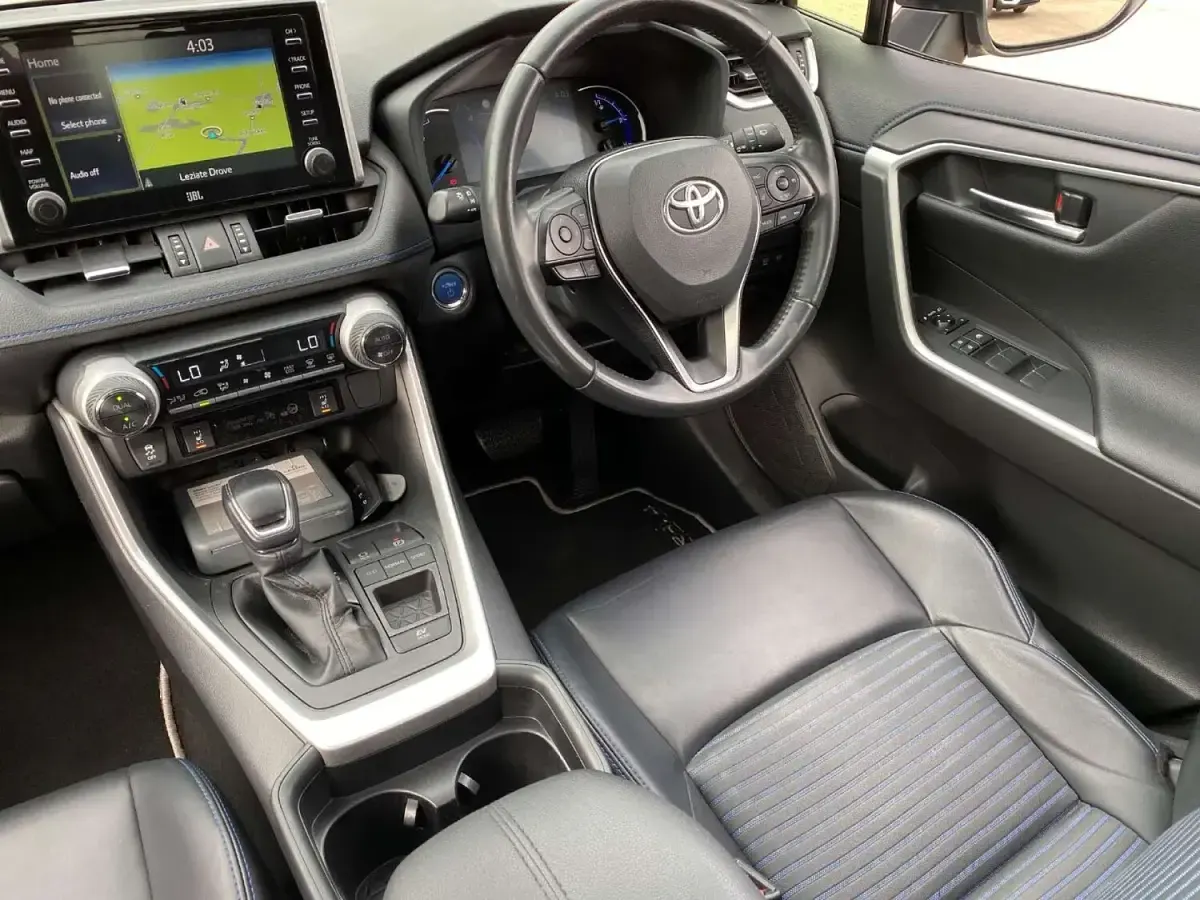 Used Toyota RAV4 Hybrid 218 HP (160 kW) 2021 White SUV