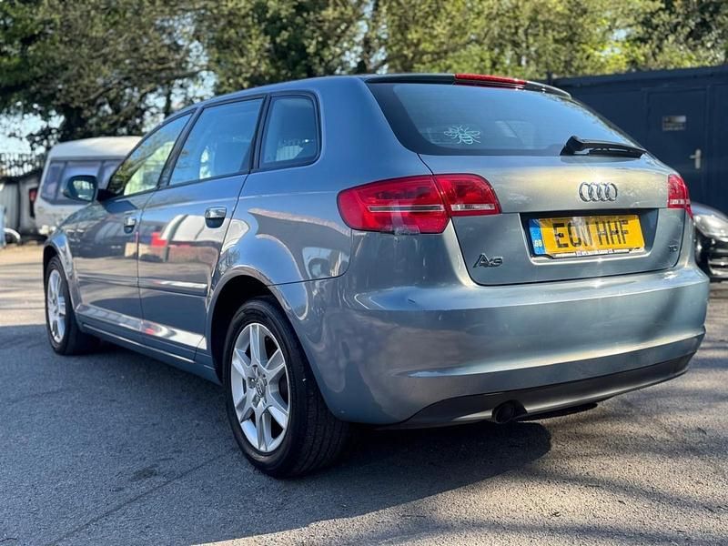 Używany Audi A3 2011 Niebieski Hatchback