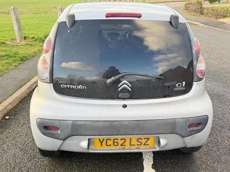 Usado Citroën C1 VTR Sport 68 CV (50 kW) 2012 Gris Utilitario