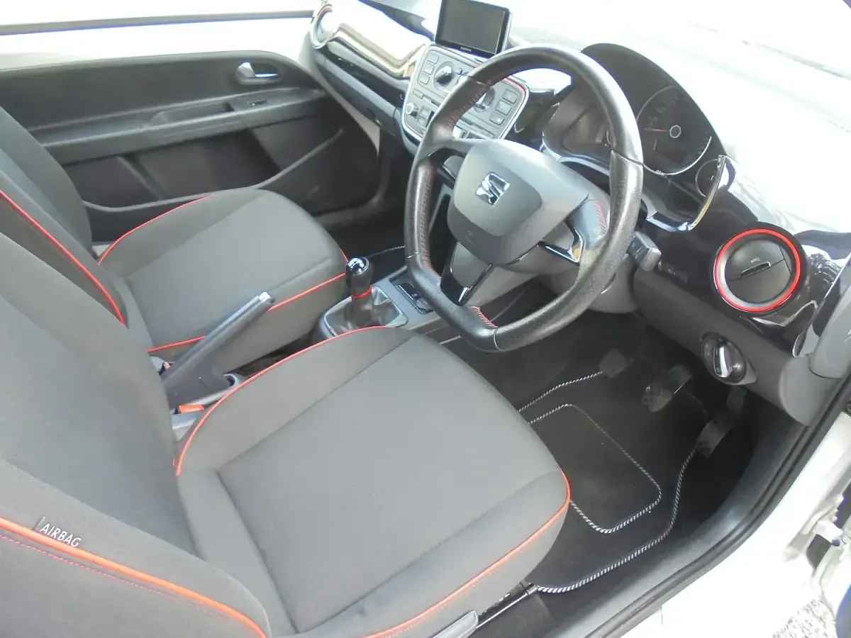 Used Seat Mii FR-Line 75 HP (55 kW) 2016 White Hatchback