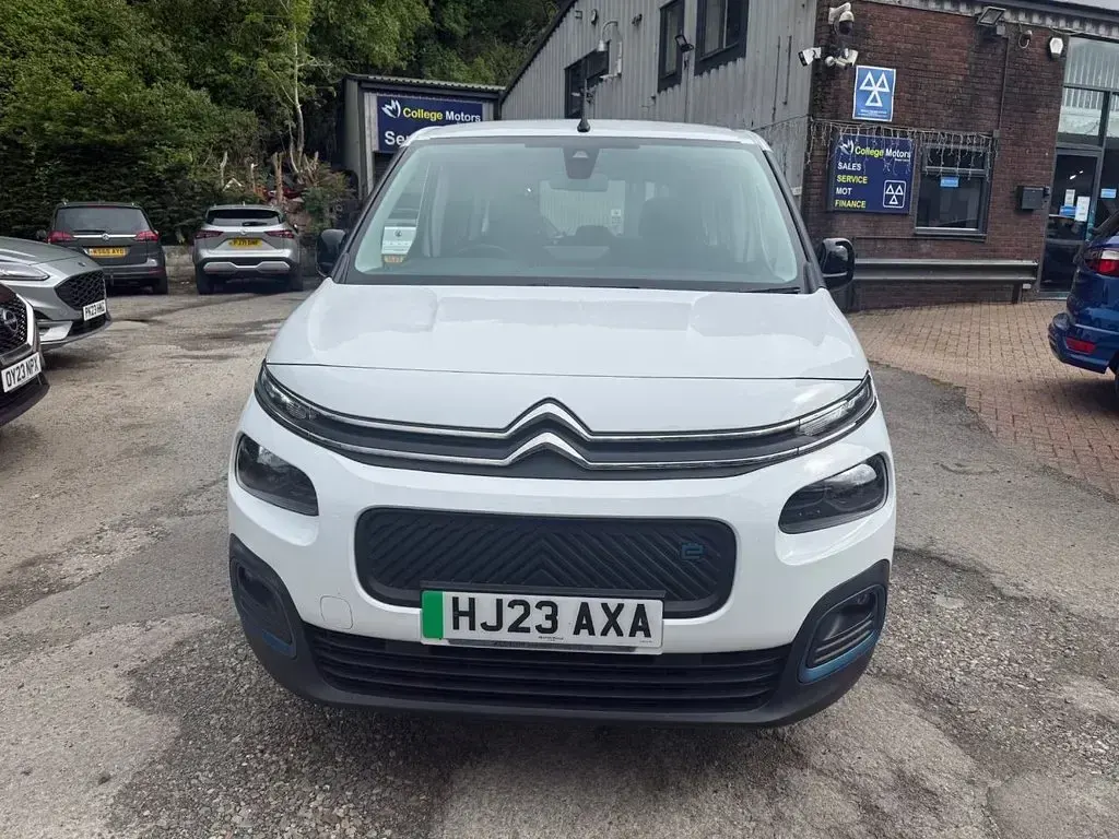 Used Citroën e-Berlingo Feel 100 kW (136 HP) 2023 White MPV