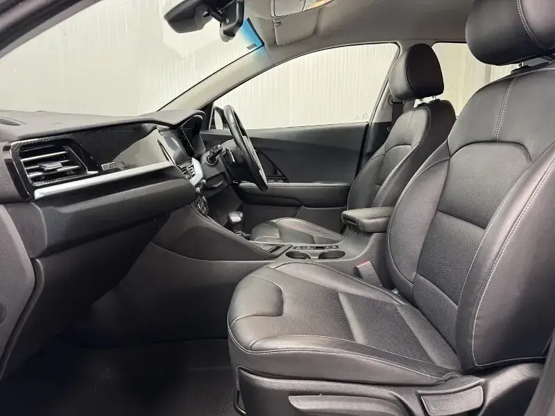 Used Kia Niro 141 HP (103 kW) 2021 Grey SUV