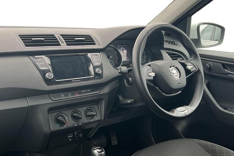 Used Skoda Fabia SE 2022 White Hatchback