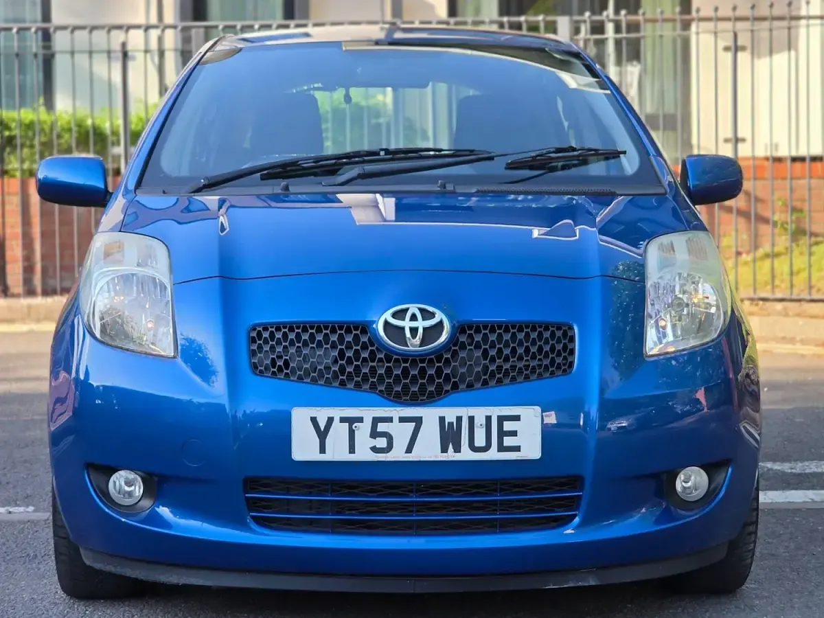 Used Toyota Yaris SR 85 HP (62 kW) 2007 Blue Hatchback