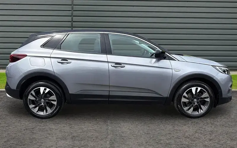 Used Vauxhall Grandland X Sport 131 HP (96 kW) 2019 Grey SUV