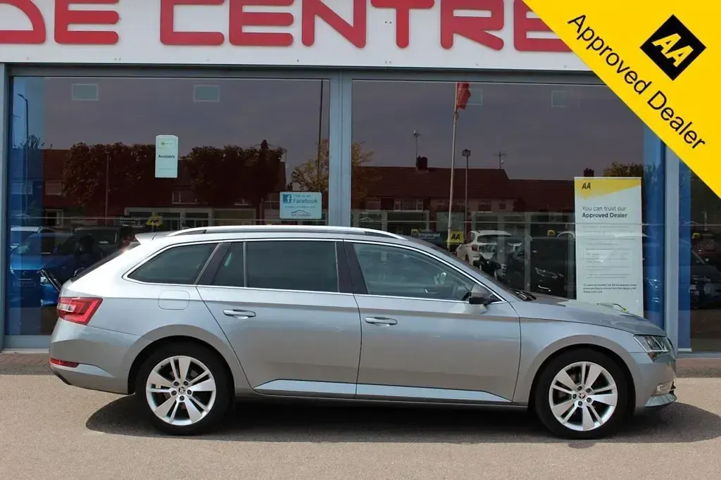 Gebraucht Skoda Superb SE L Executive 190 PS (139 kW) 2017 Grau Kombi