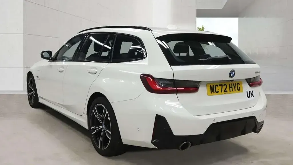 Used BMW 330e M Sport 292 HP (214 kW) 2023 White Estate