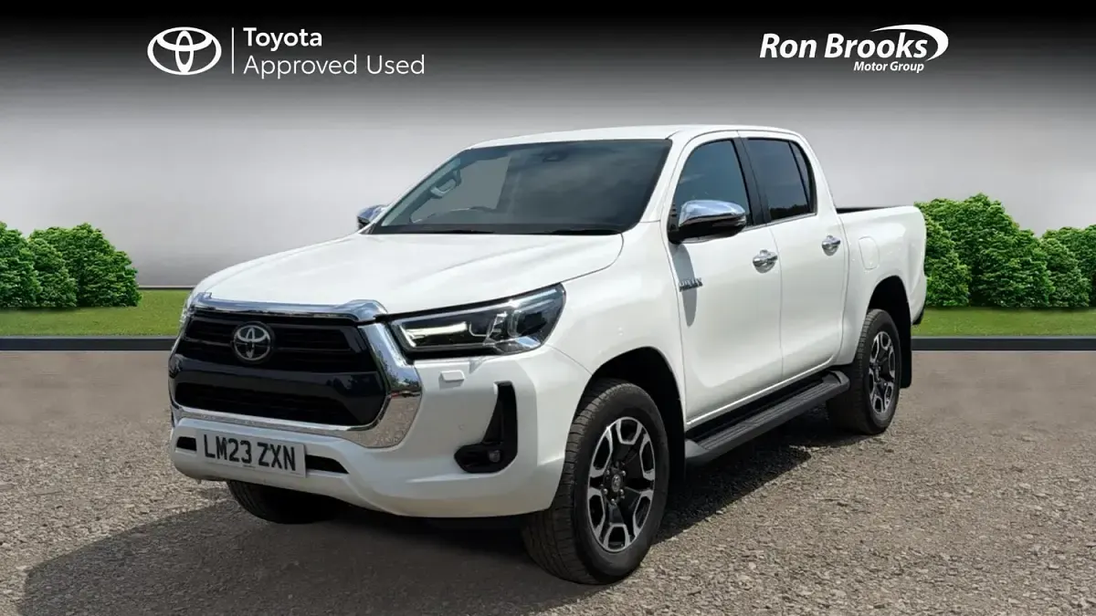 Used Toyota HiLux 201 HP (147 kW) 2023 White Pickup