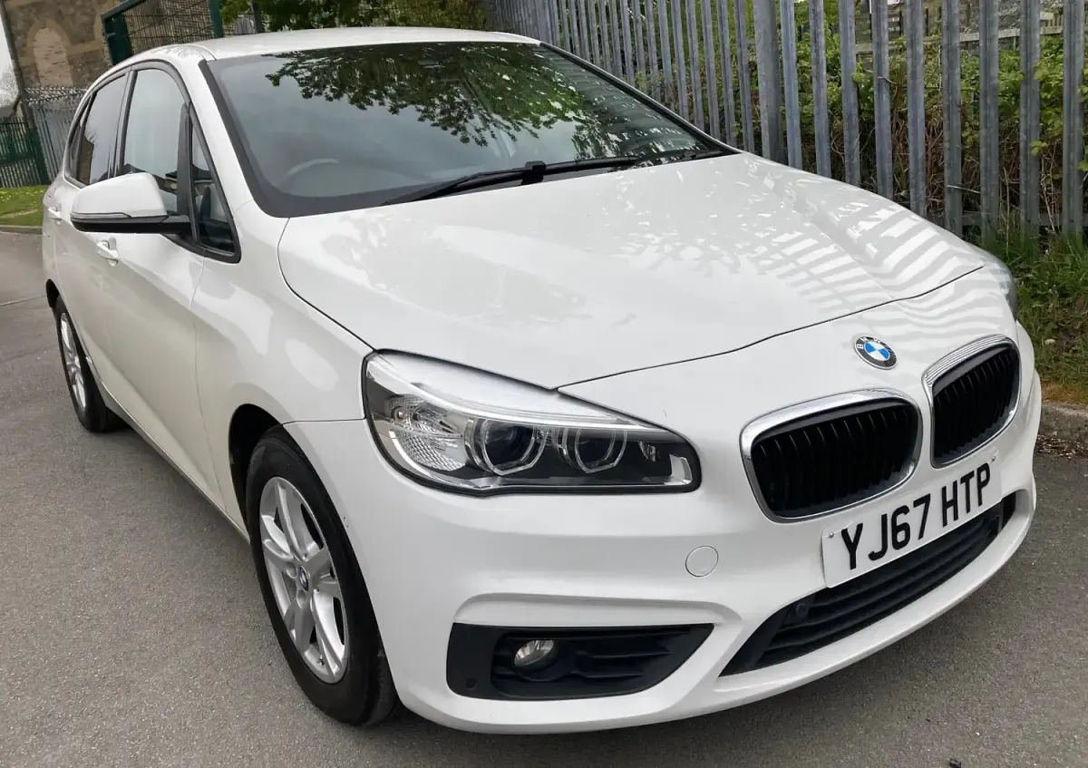 Begagnad BMW 218 2017 Vit Kombi