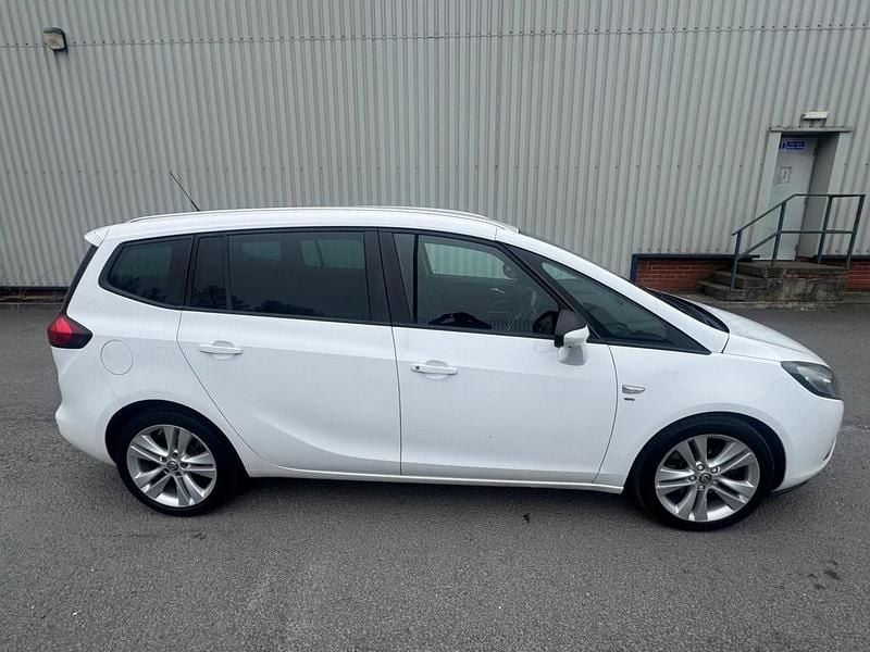 Used Vauxhall Zafira SRi 2015 White MPV