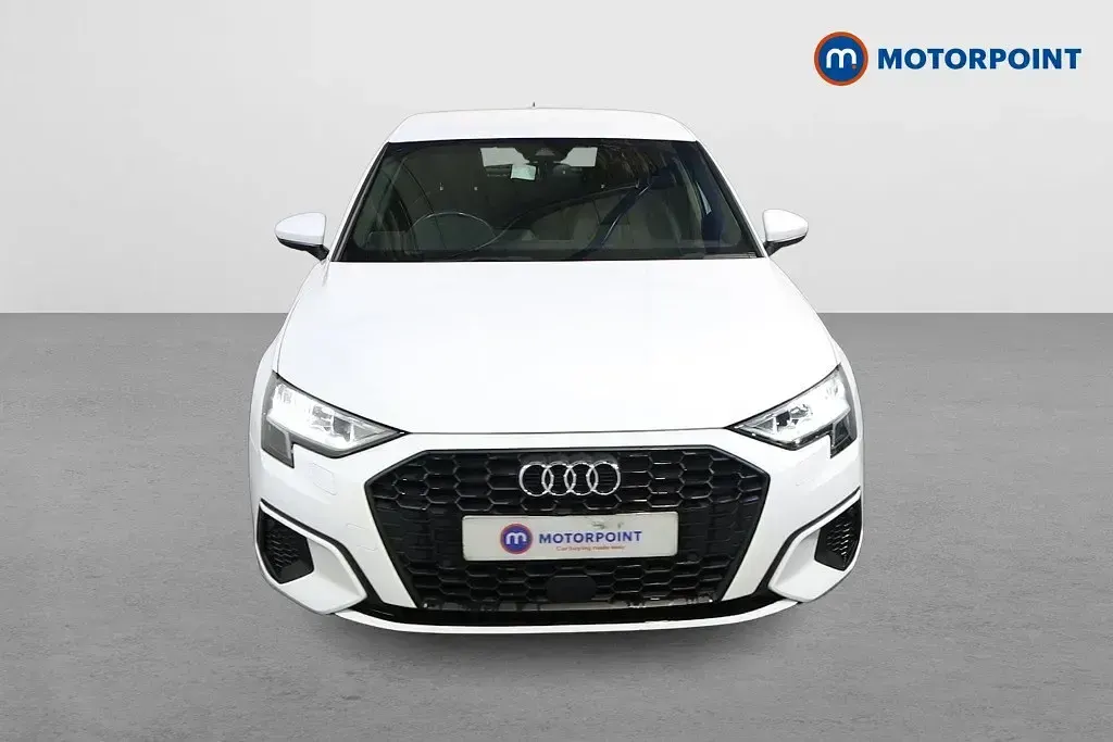 Begagnad Audi A3 2023 Vit Sedan