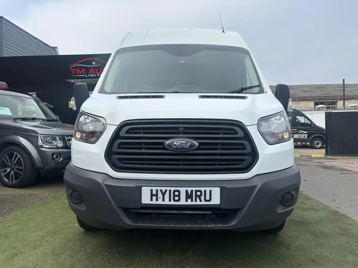 Usado Ford Transit 130 HP (95 kW) 2018 Branco Van