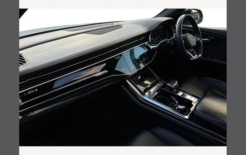 Used Audi Q8 Comfort 340 HP (250 kW) 2021 White SUV