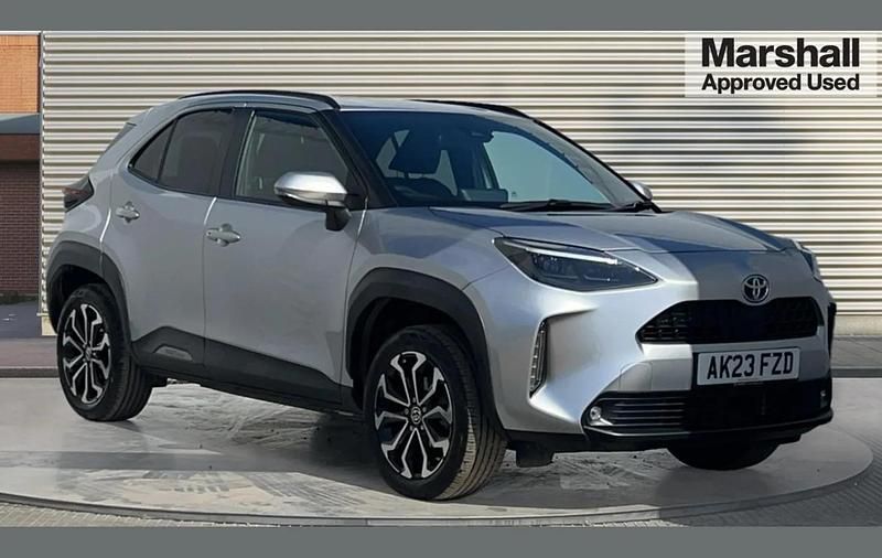 Silver Used 2023 Toyota Yaris Cross Design SUV | £19,020 (Good price) - Image 1/4