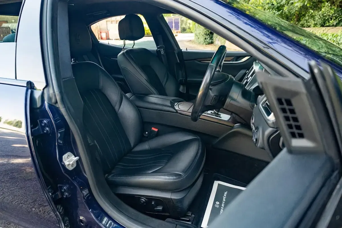 Used Maserati Ghibli 275 HP (202 kW) 2016 Blue Sedan