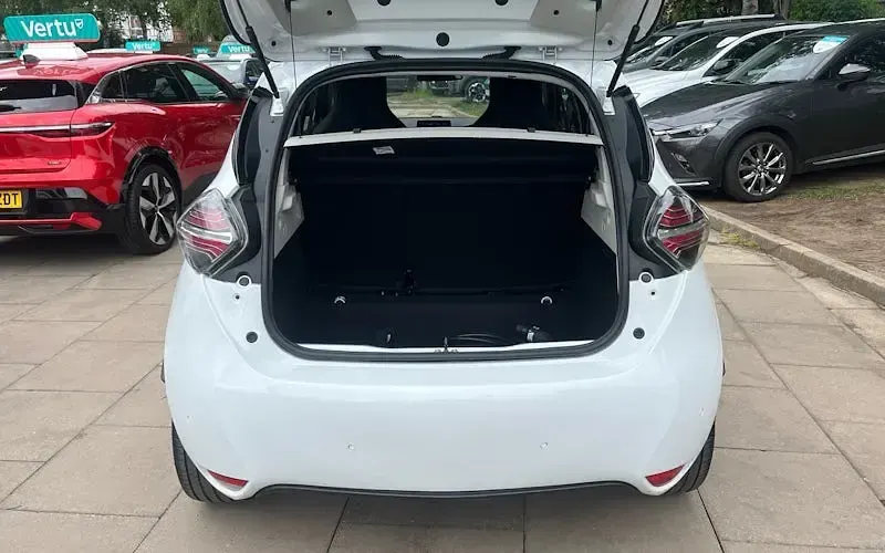 Used Renault Zoe Iconic 100 kW (136 HP) 2024 Hatchback
