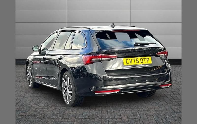 Used Skoda Octavia SportLine 150 HP (110 kW) 2025 Black magic pearl effect Estate