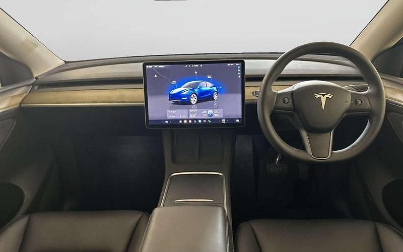 Used Tesla Model Y Long Range AWD 286 kW (389 HP) 2025 SUV
