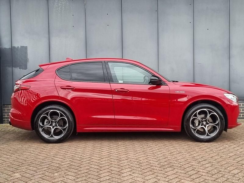 Used Alfa Romeo Stelvio Veloce 276 HP (202 kW) 2022 Red SUV