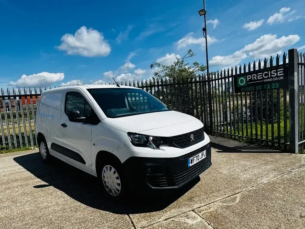 Second-hand Peugeot Partner 108 CP (79 kW) 2020 Alb Monovolum