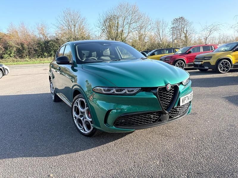 Green/black Used 2024 Alfa Romeo Tonale SUV | £26,830 (Fair price) - Image 1/4