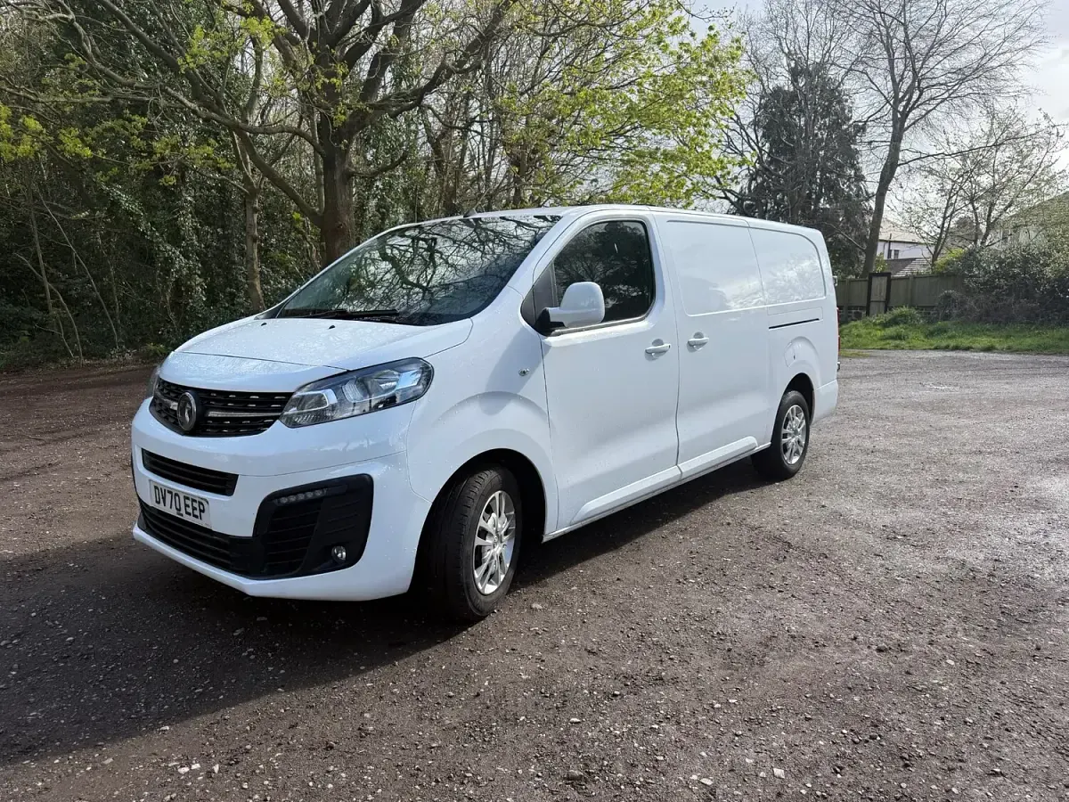Used Vauxhall Vivaro Sportive 100 HP (73 kW) 2020 White MPV