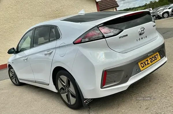 Used Hyundai Ioniq Edition 141 HP (103 kW) 2020 White Hatchback