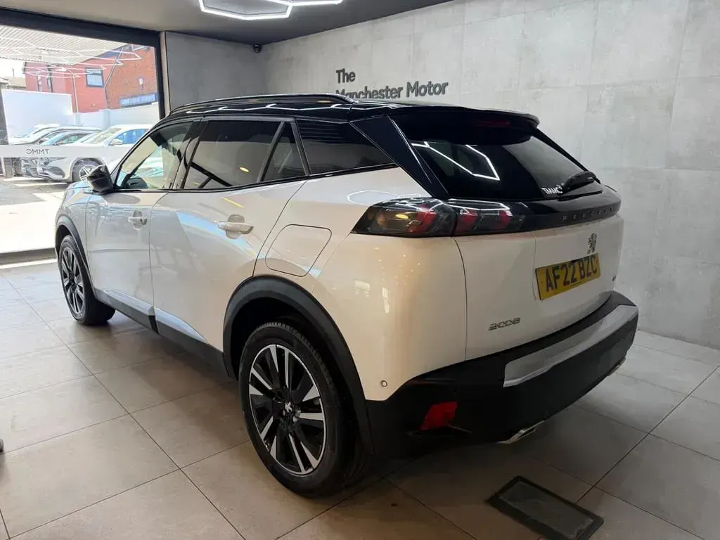 Used Peugeot 2008 Premium 152 HP (111 kW) 2022 White SUV