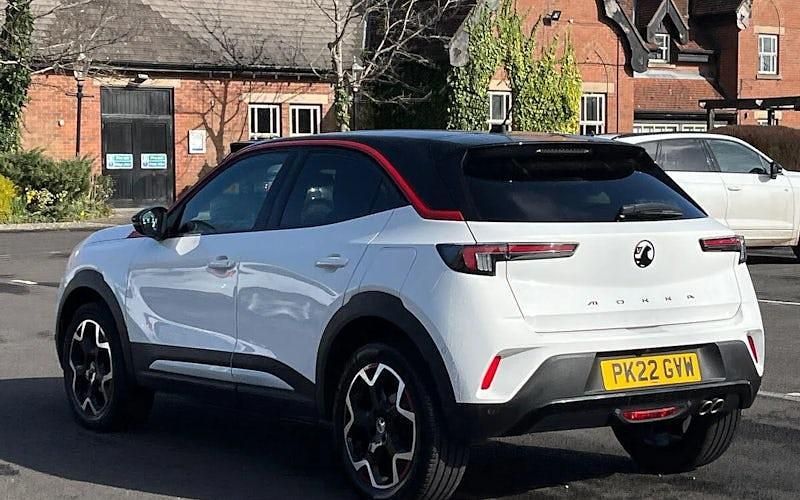 Used Vauxhall Mokka SRi 131 HP (96 kW) 2022 White SUV
