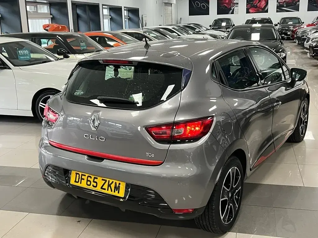 Used Renault Clio Dynamique 90 HP (66 kW) 2015 Grey Hatchback