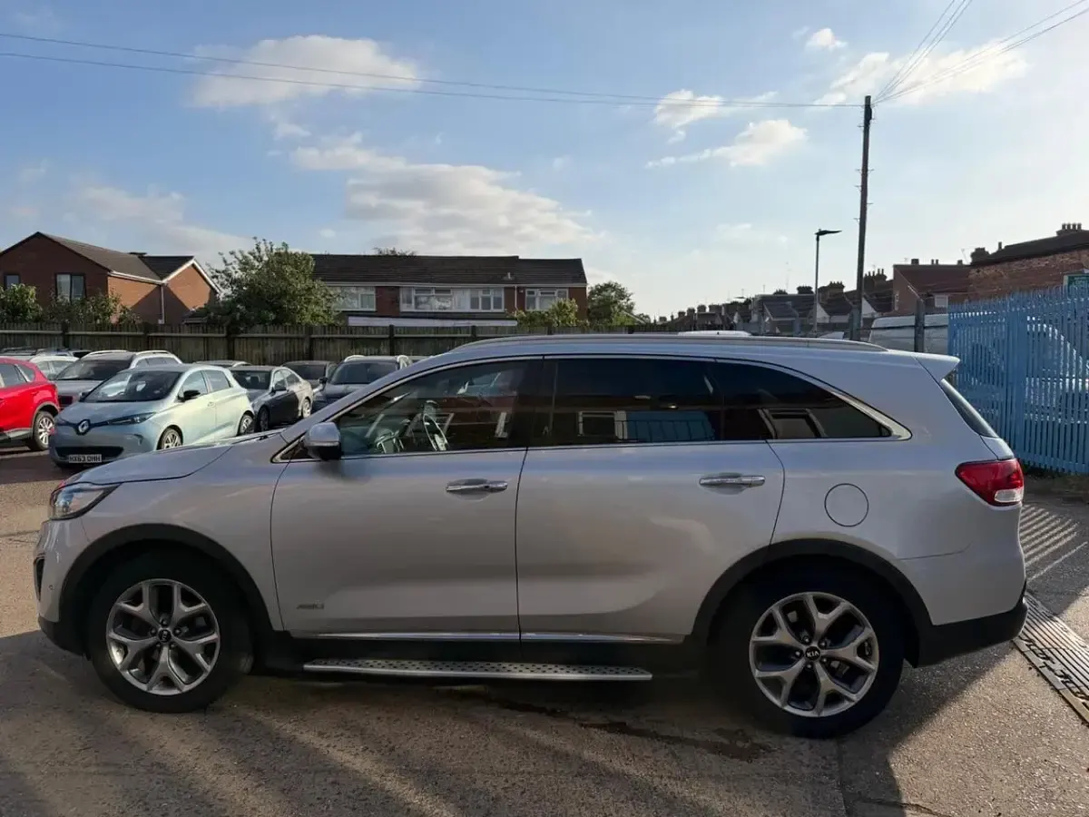 Used Kia Sorento 200 HP (147 kW) 2017 Silver SUV