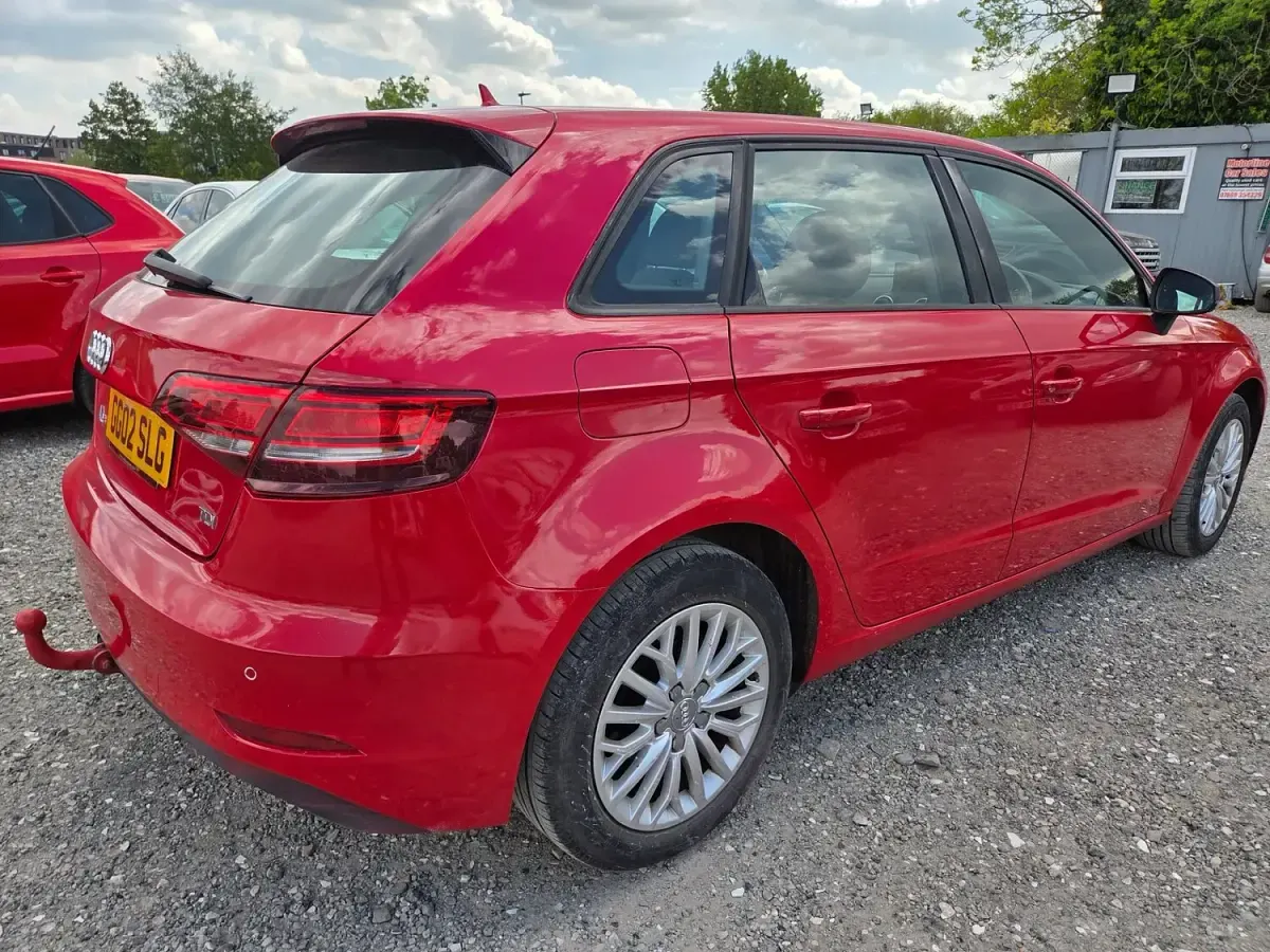 Used Audi A3 110 HP (80 kW) 2016 Red Hatchback