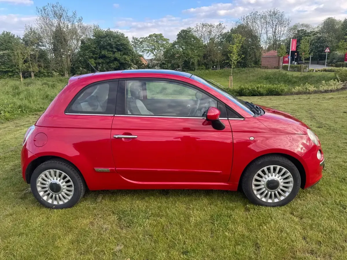 Usado Fiat 500 Lounge 69 HP (50 kW) 2010 Vermelho Citadino