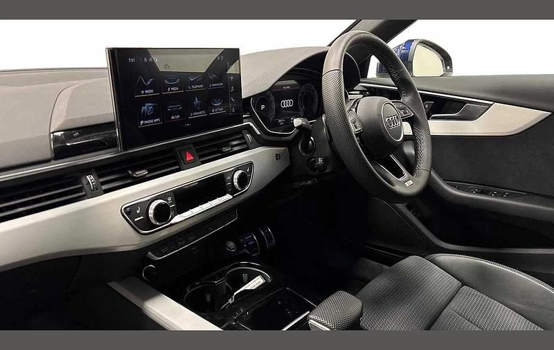 Used Audi A4 S-Line 147 HP (108 kW) 2023 Blue Sedan