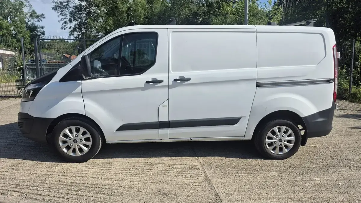 Used Ford Transit Custom 105 HP (77 kW) 2016 White Van