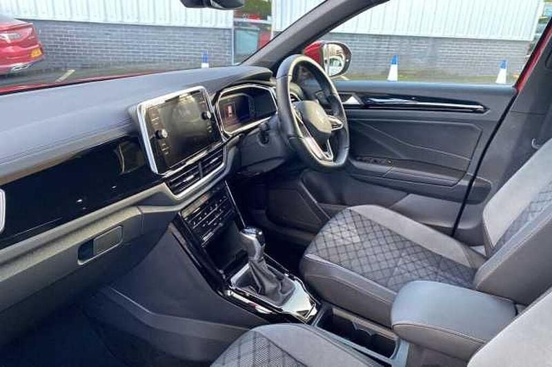 Used VW T-Roc R-line 150 HP (110 kW) 2022 Red SUV