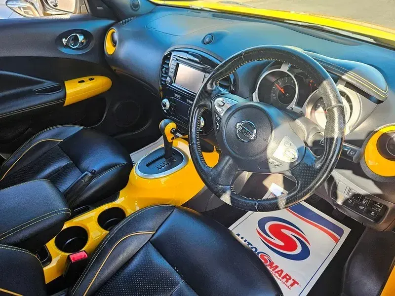 Usado Nissan Juke Tekna 117 HP (86 kW) 2017 Amarelo SUV