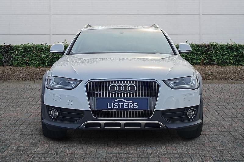 Used Audi A4 Allroad Sport 2015 White Estate