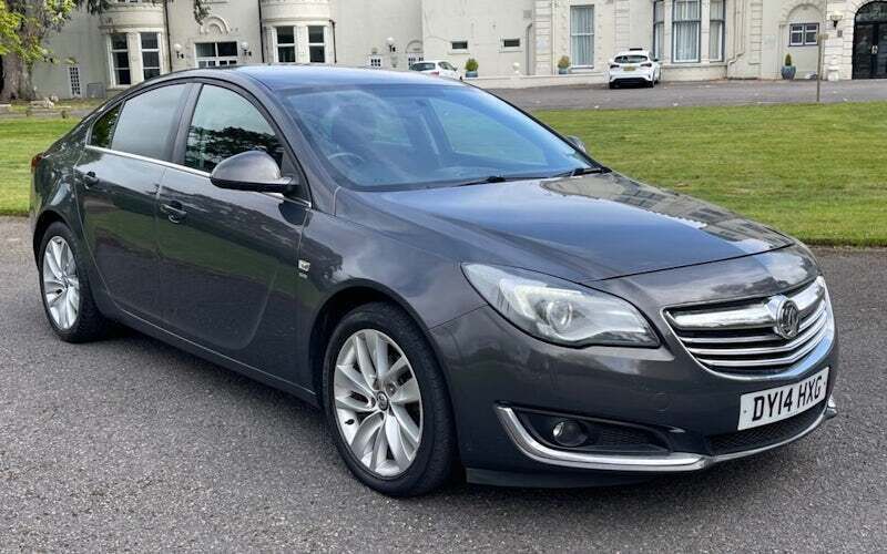 Used 2015 Vauxhall Insignia SRi Hatchback | £3,495 (A bit pricey) - Image 1/4
