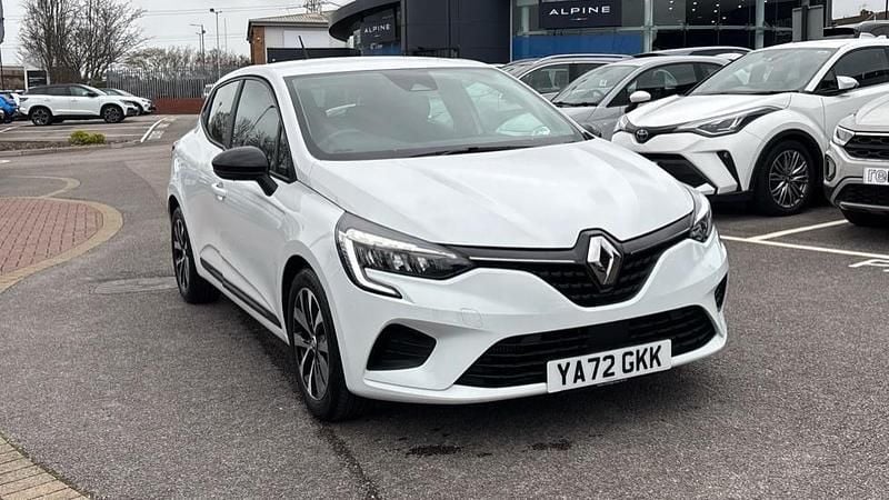 Used Renault Clio V Evolution 90 HP (66 kW) 2023 White  Hatchback