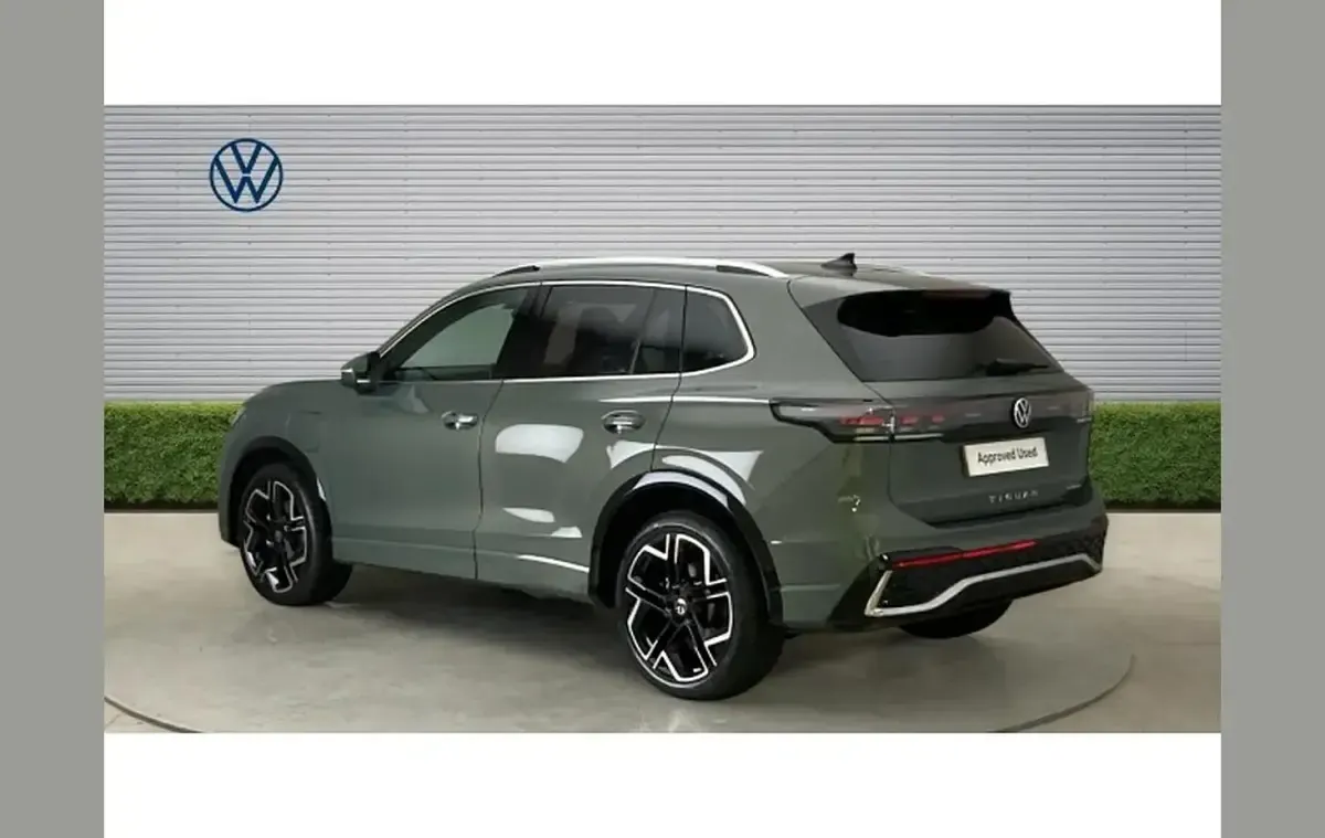 Used VW Tiguan R-line 272 HP (200 kW) 2025 Green SUV