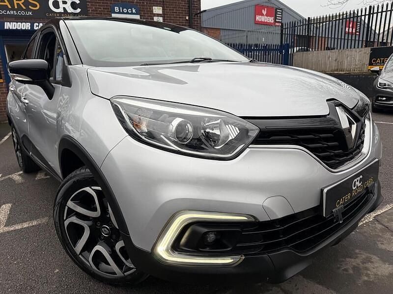 Used Renault Captur Iconic 90 HP (66 kW) 2019 Silver/black SUV