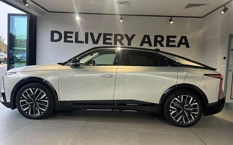 New DS Automobiles N°8 191 kW (260 HP) 2025 SUV