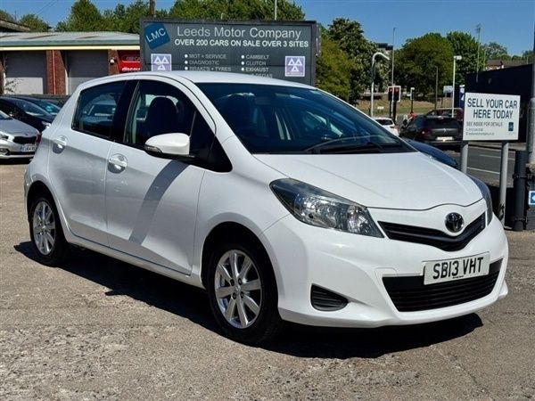 White Used 2013 Toyota Yaris Multidrive S Hatchback | £7,895 (Fair price) - Image 1/1