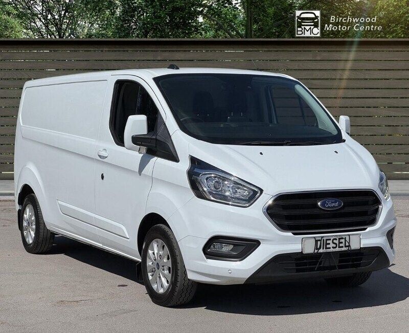 White Used 2023 Ford Transit Custom Limited Van | £16,200 (Fair price) - Image 1/4