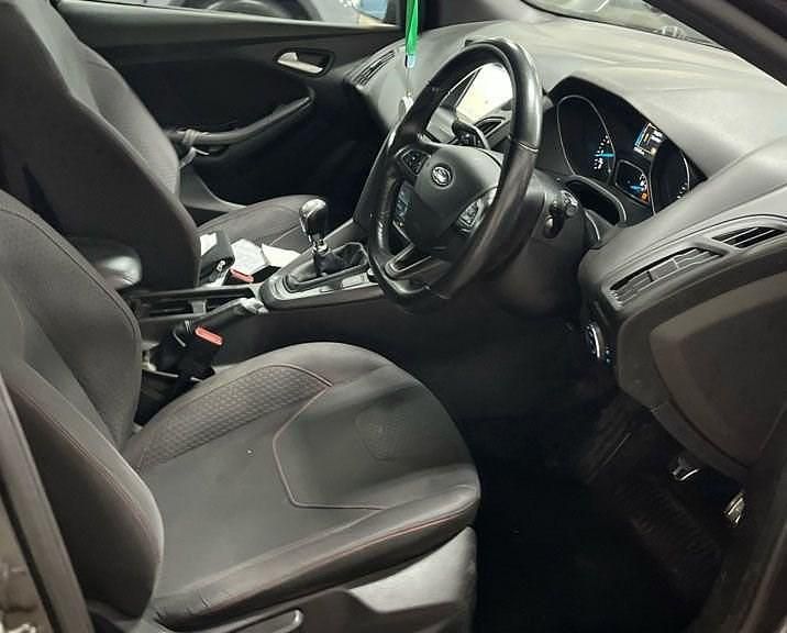 Used Ford Focus ST-Line 140 HP (102 kW) 2018 Grey Estate