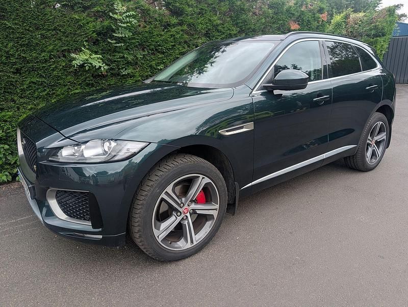 Green Used 2016 Jaguar F-Pace S SUV | £16,995 (Fair price) - Image 1/4